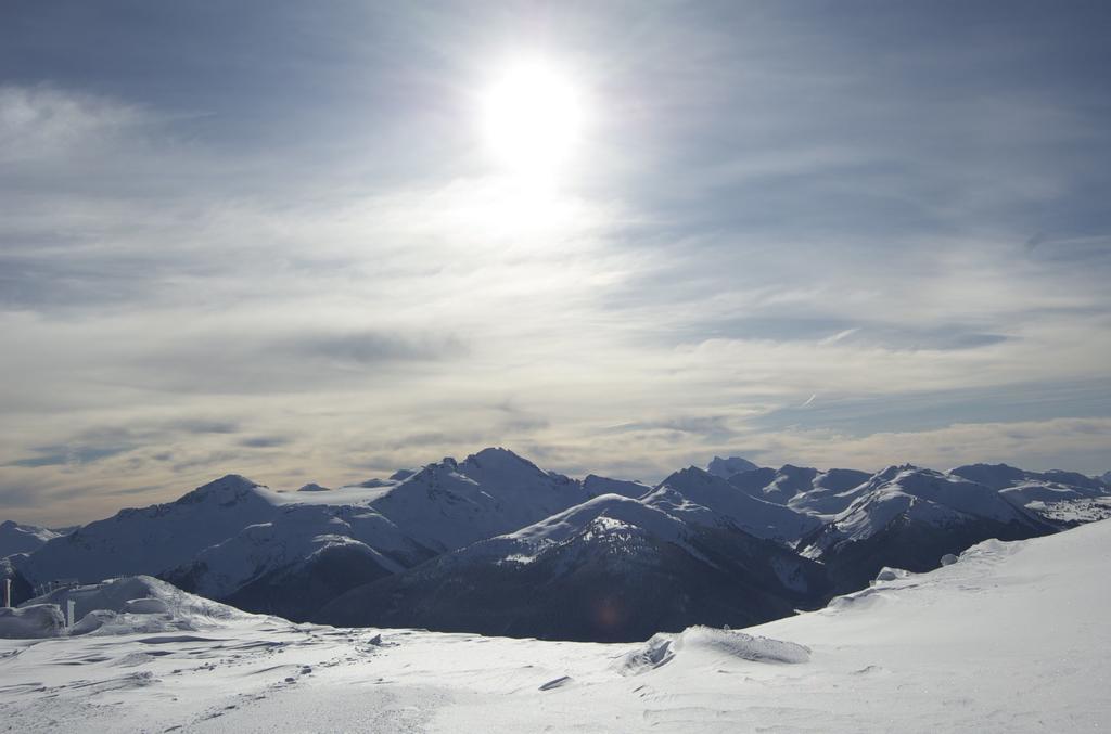 Belle Neige Suites: Whistler Esterno foto