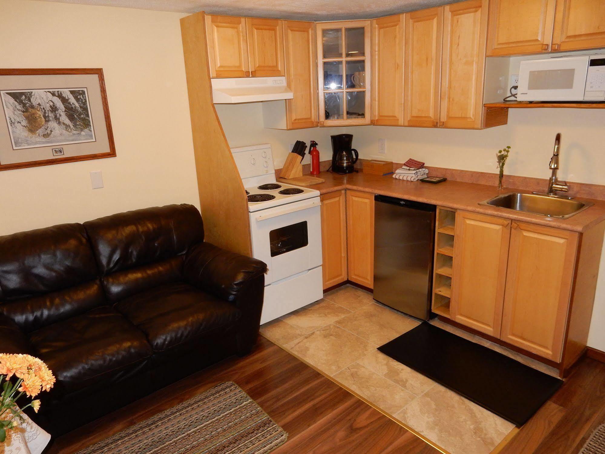 Belle Neige Suites: Whistler Esterno foto